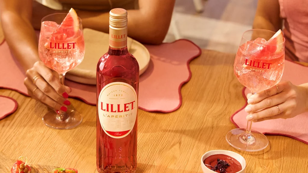 Imagen promocional de Lillet en su variedad Rose