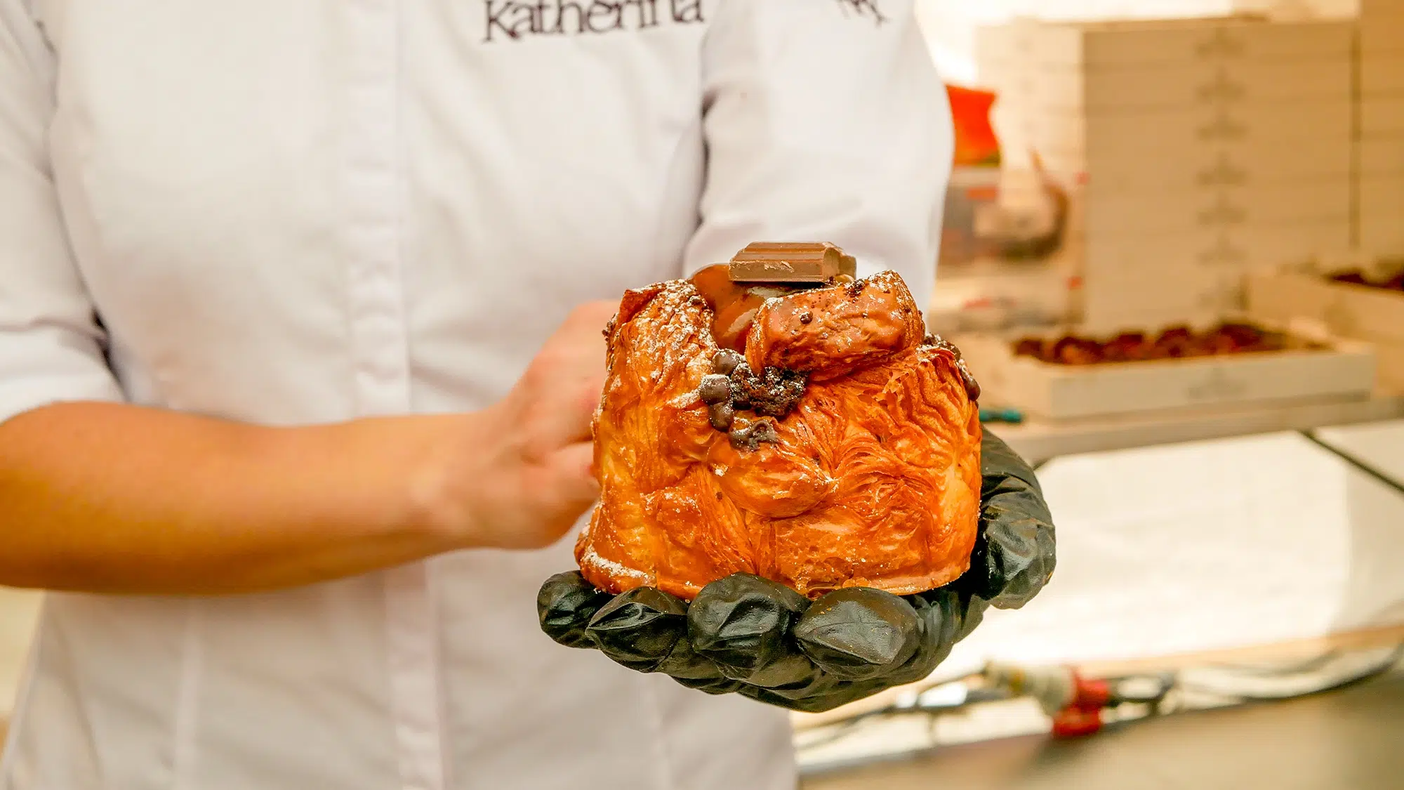 Propuesta llamada Monkey Bread - masa de cruasán crujiente, con chocolate negro, caramelo salado y crumble de cacao -, obra de la Pastelería Canal