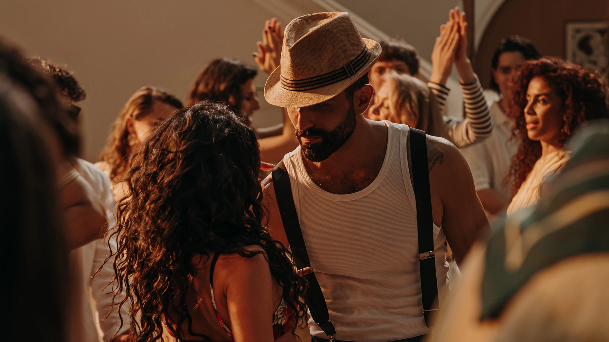 Inna en el rodaje del videoclip de "Morenito"