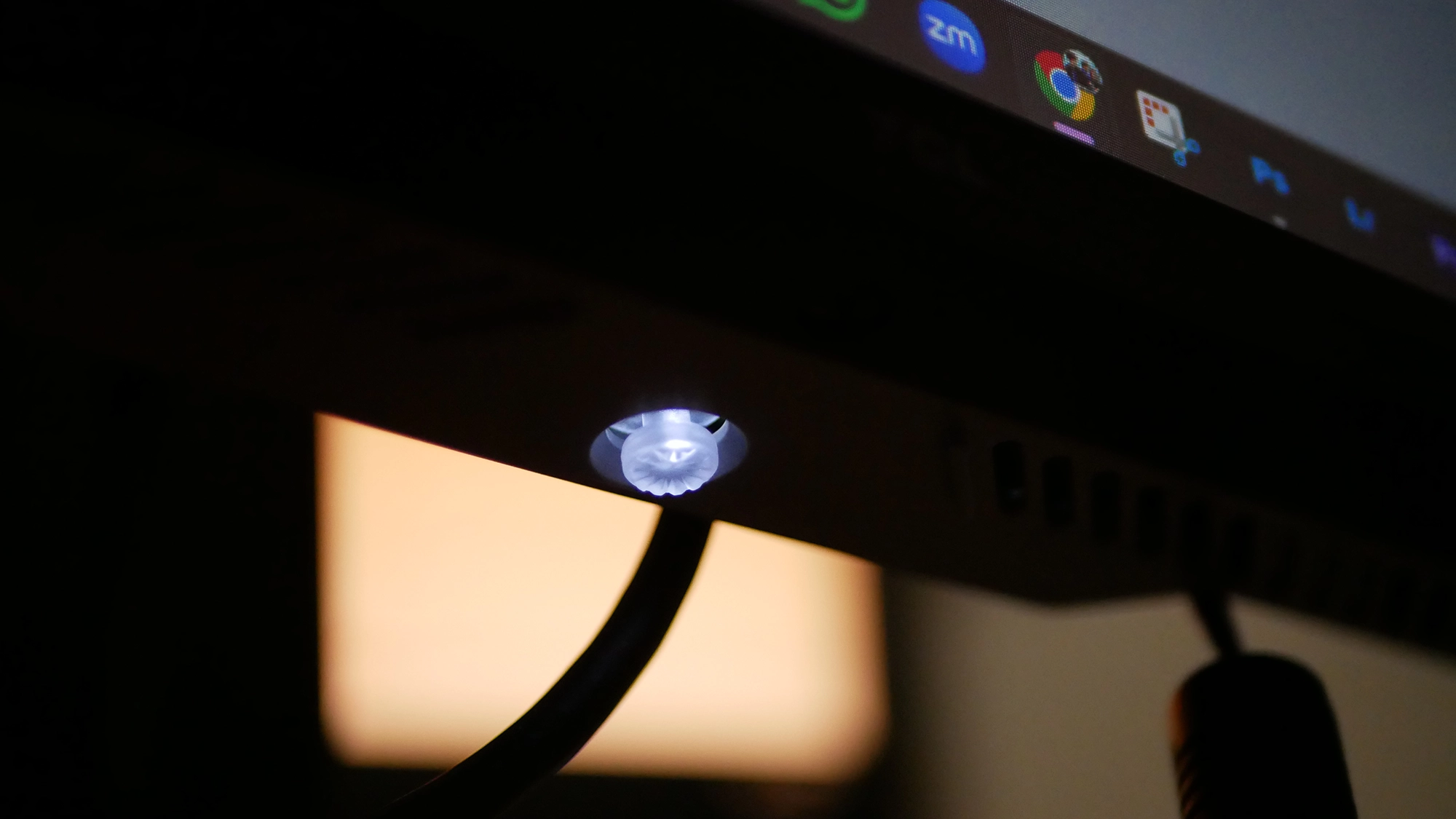 Botón LED, sirve para encender, apagar y navegar en el menú