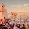 Publico del Talent Jazz disfrutando de un concierto en la azotea de La Pedrera