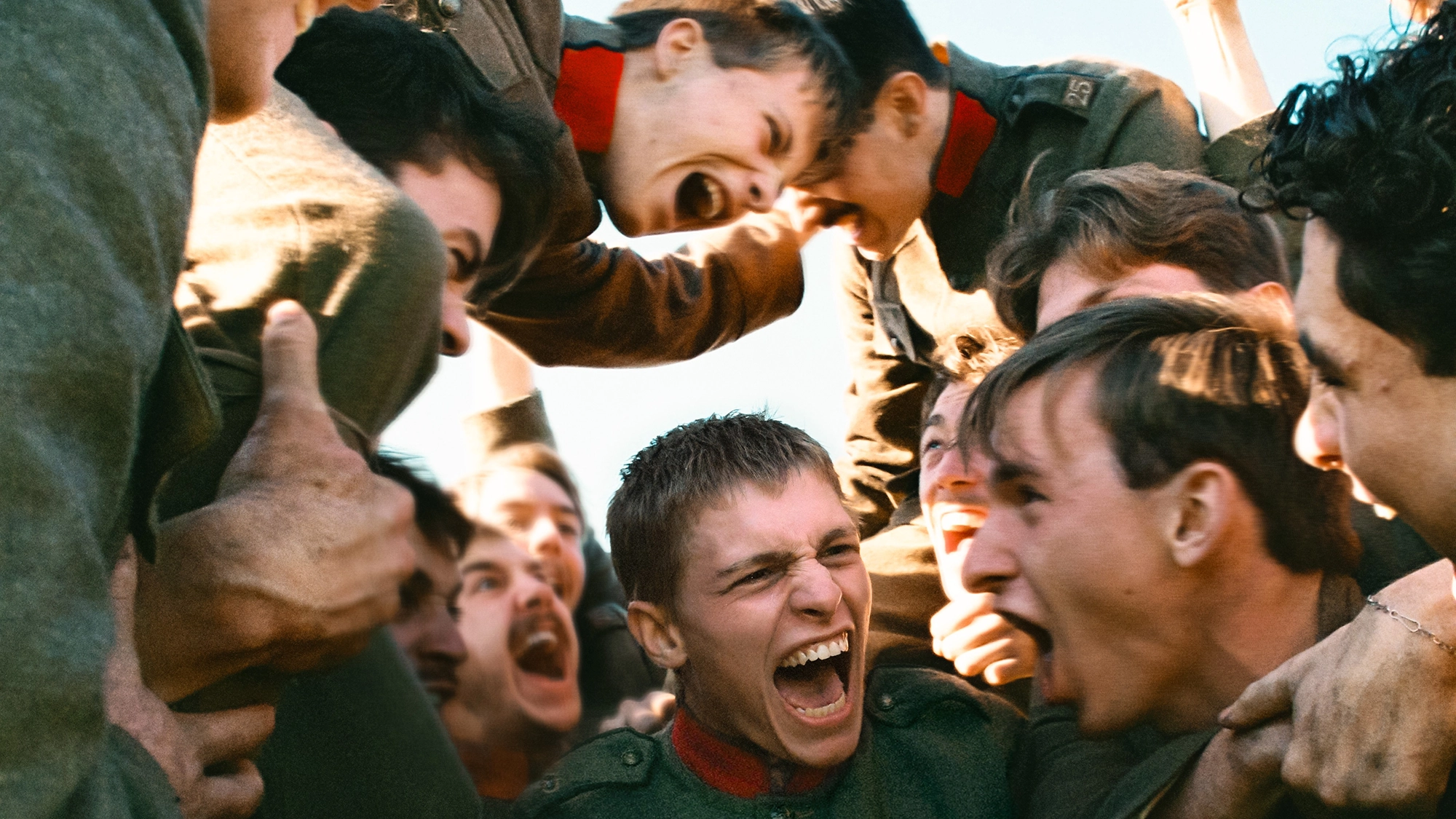 Fotograma grupal de la película 'Coward' de Lukas Dhont