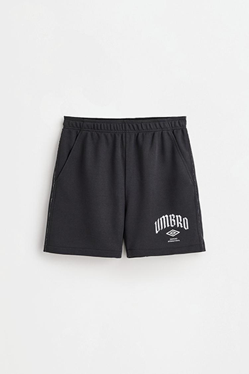 Bermudas deportivas UMBRO (17,99 euros)