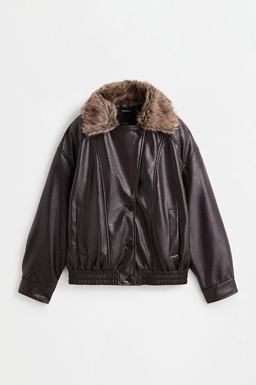 Bomber oversize con cuello de pelo (39,99 €)