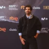 El actor Tamar Novas en el fotocall de San Sebastián
