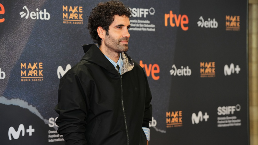 El actor Tamar Novas en el fotocall de San Sebastián