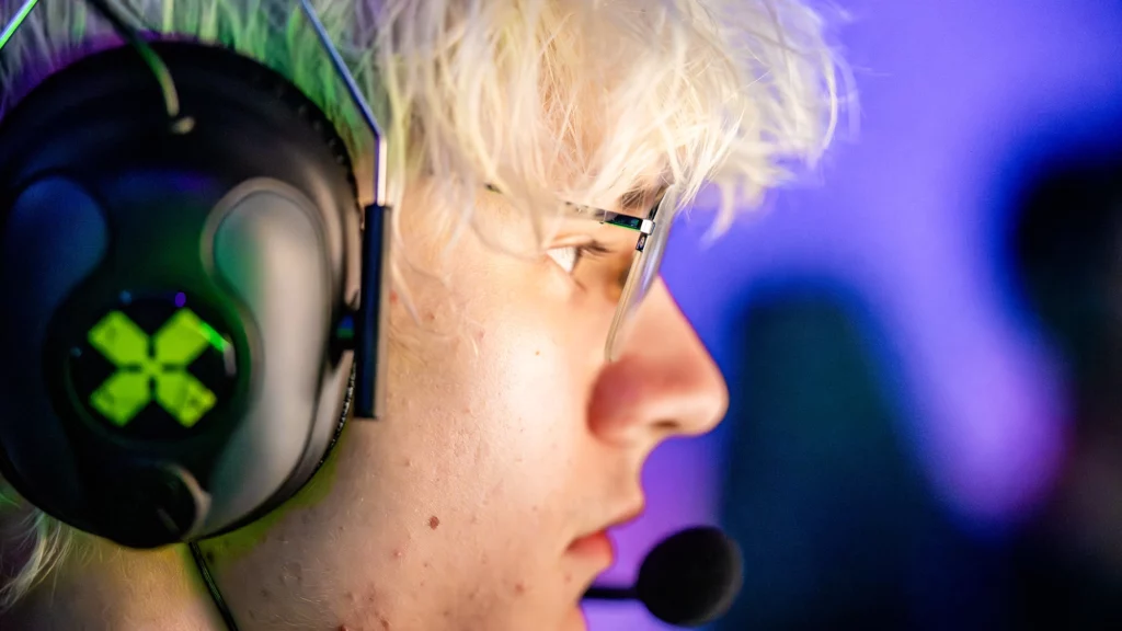 Fotografía de concentración del jugador del Team Liquid, purpO