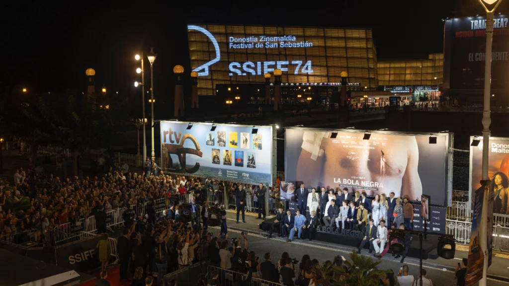 Imagen de la presentación de "La bola negra" en San Sebastián. Crédito: Manu Lozano /José A. López