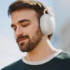 Usuario con Zone Vibe Pro disfrutando de la cancelación activa de ruido