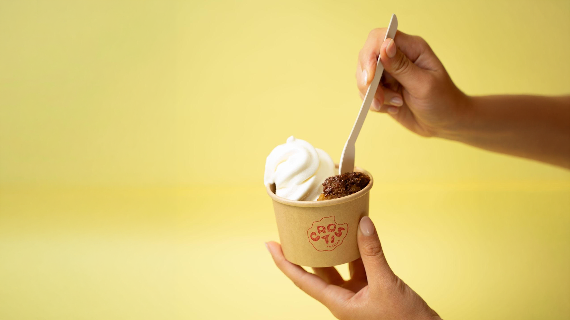 Disfruta de un helado con base de galleta